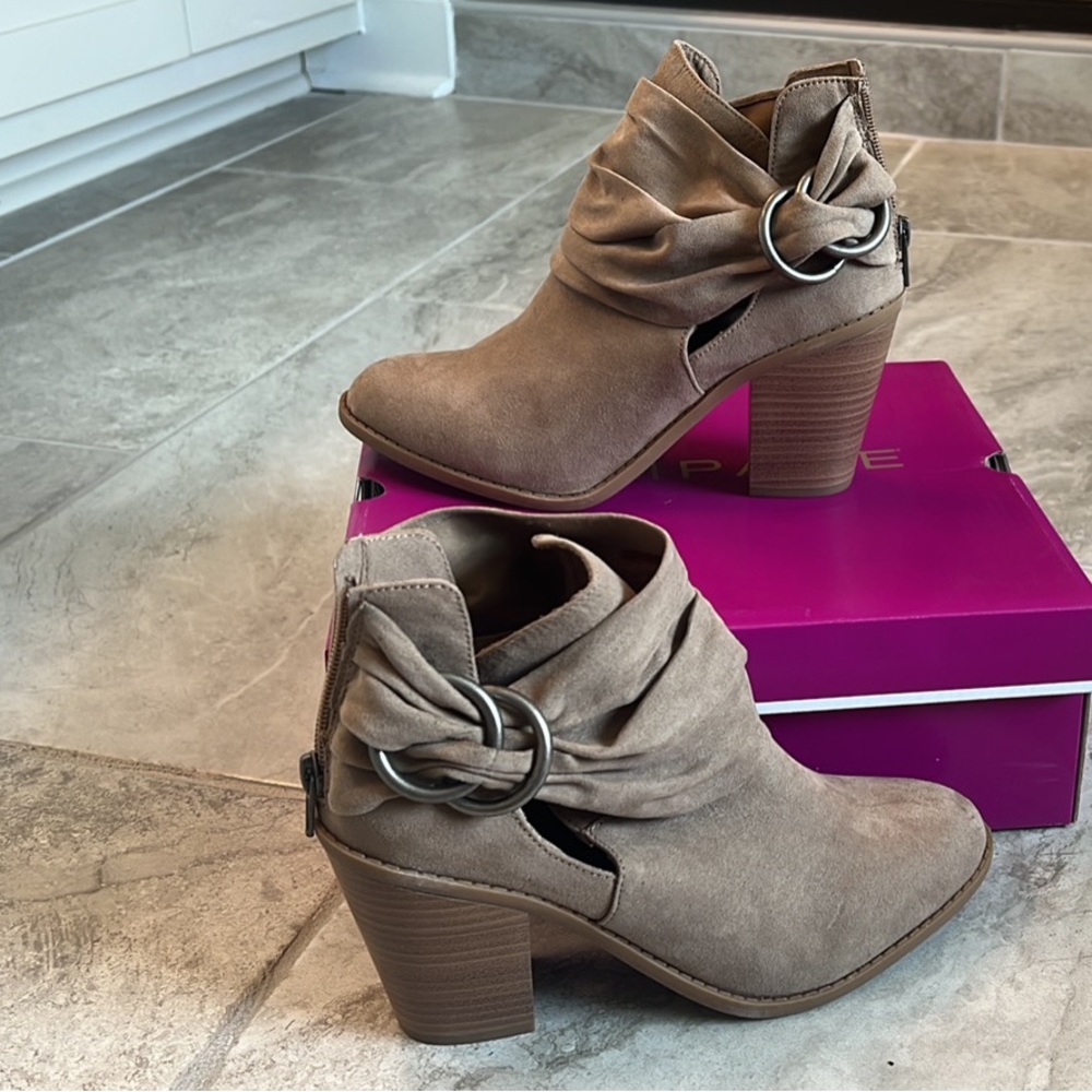 Women Booties Size 8